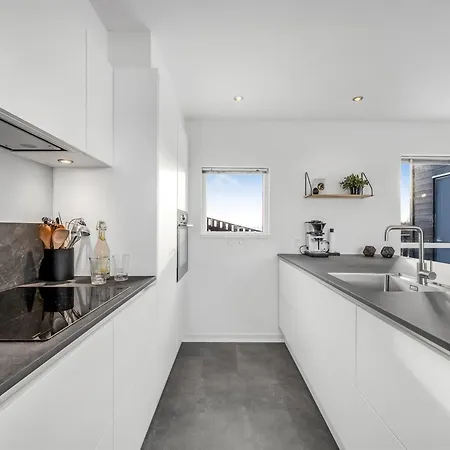 Damaskin - 300m From The Sea By Interhome *