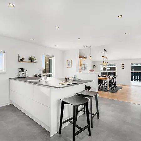 Damaskin - 300m From The Sea By Interhome *